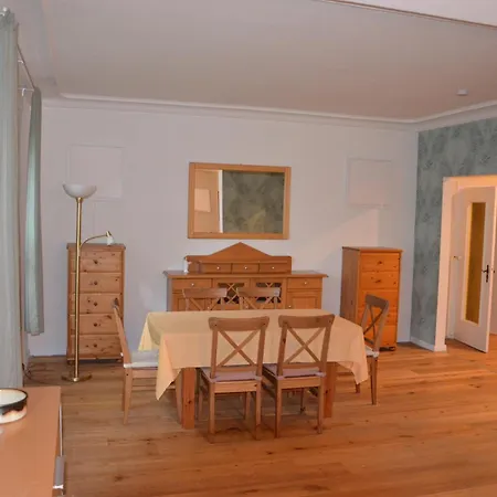 Haus Am Fluss 公寓